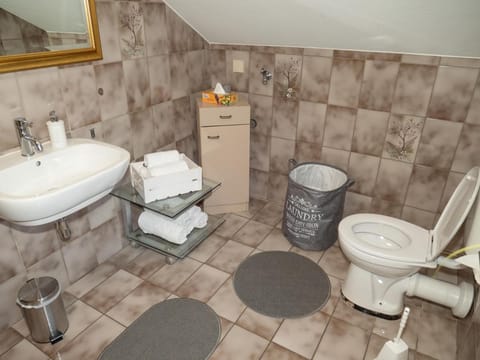 Ferienwohnungen Hirschen Lottstetten Apartment in Schaffhausen, Switzerland