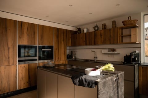 Kitchen or kitchenette, dishwasher, pet friendly, stove