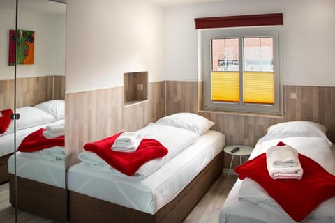 H&H Apartments im Herzen der Stadt geräumig ruhig zentral mit Küche und Esstisch Apartment in Greifswald