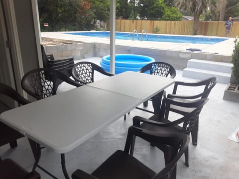 Lovely oasis with private swimming pool 4,6,8 f deep House in Pensacola Beach