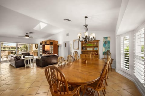 Pet-friendly waterfront home steps to beach/pool House in Marco Island