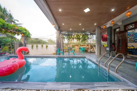 Swimming pool