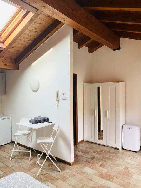 Living room, Photo of the whole room, Seating area, Dining area