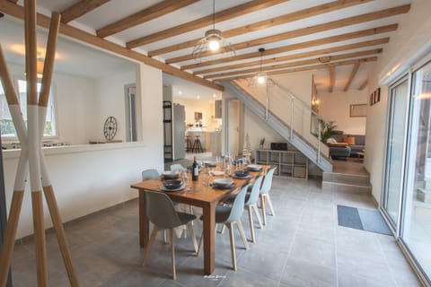 Dining area, Garden view, Mountain view