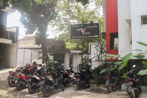 Facade/entrance
