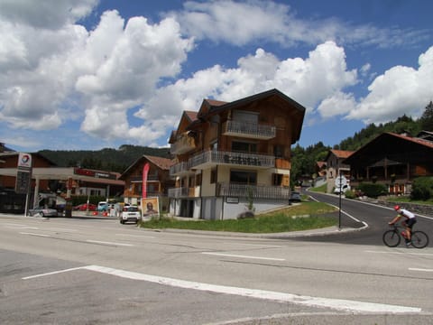 Charmant appartement au centre du village, proche des stations de ski - 4 personnes - FR-1-459-163 Apartment in La Clusaz