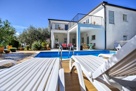Apartments Siparis with Pool Bed and Breakfast in Istria County
