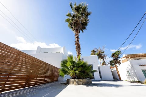 Strata Home by Rocks Estates Apartment in Naousa