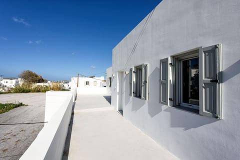 Strata Home by Rocks Estates Apartment in Naousa