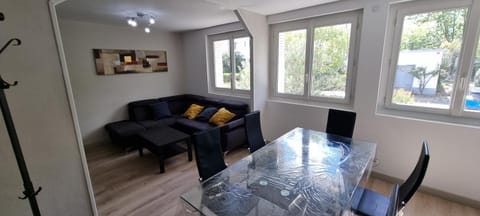 Living room, Seating area, Dining area
