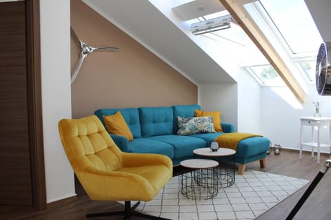 Living room, Photo of the whole room
