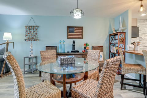 Beachfront Siesta Key Condo with Enclosed Patio Apartment in Siesta Beach