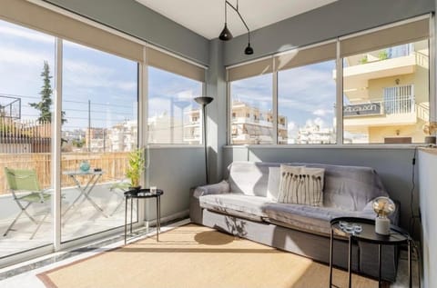 Balcony/Terrace, Living room, Seating area, City view, Street view
