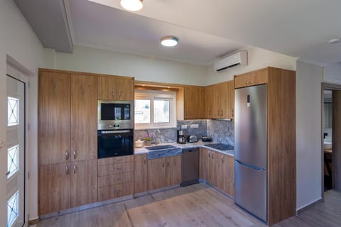 Kitchen or kitchenette, dishwasher, minibar, pet friendly, stove, toaster