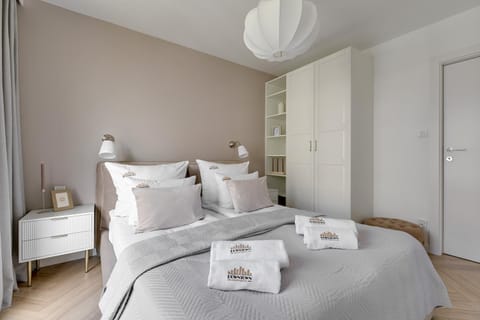 Bed, Photo of the whole room, Bedroom, towels, wardrobe