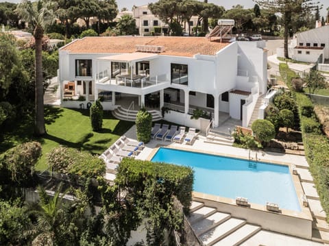 Property building, Garden, Garden view, Pool view, Swimming pool, sunbed