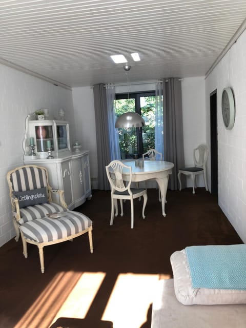 Photo of the whole room, Dining area