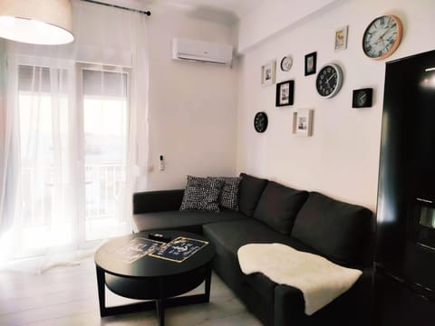 Living room, Photo of the whole room