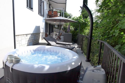 Hot Tub, Spa and wellness centre/facilities