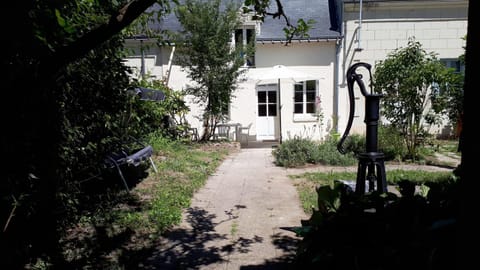 Facade/entrance, Garden