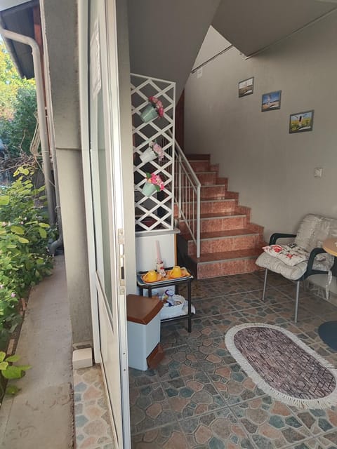 Patio, Day, Balcony/Terrace, Seating area