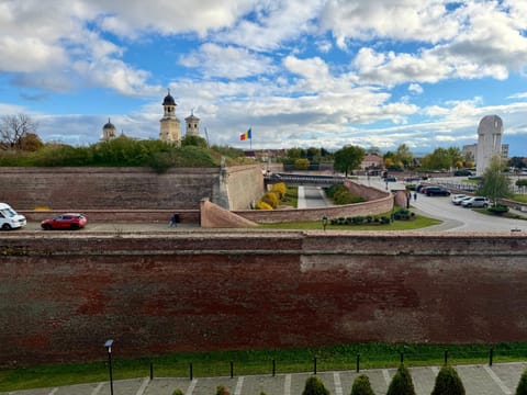 Landmark view, Location