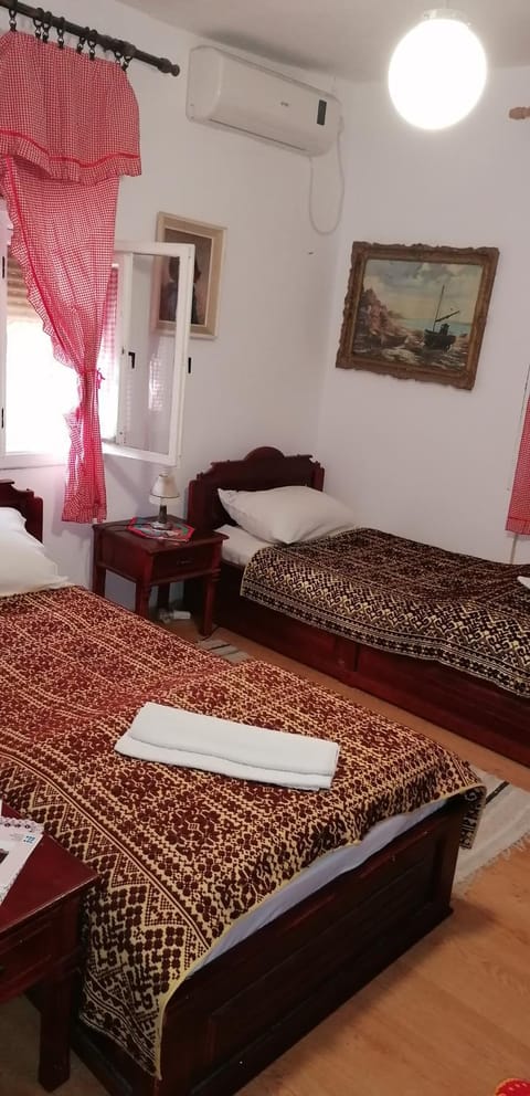 Etno Apartmani ''Vlaška kuća'' Bed and Breakfast in Serbia