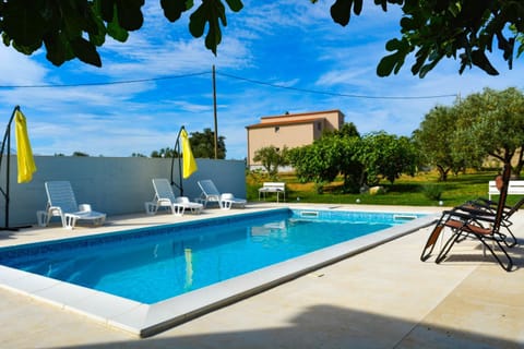 Villa Kutija with heated pool Apartment in Biograd na Moru