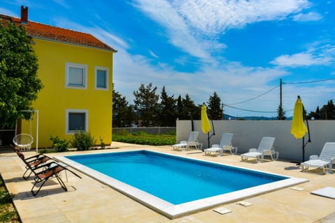 Villa Kutija with heated pool Apartment in Biograd na Moru