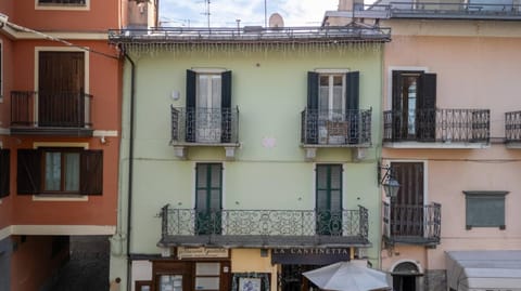 Property building, Balcony/Terrace