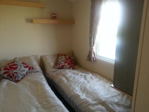 Dees Caravan lettings. Kingfisher Oak 1059 House in Ingoldmells