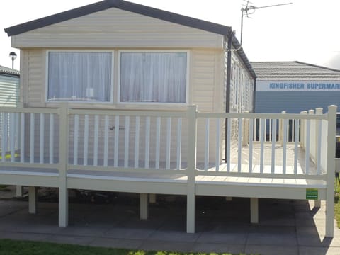 Dees Caravan lettings. Kingfisher Oak 1059 House in Ingoldmells