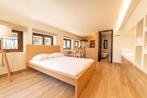 Photo of the whole room, Bedroom