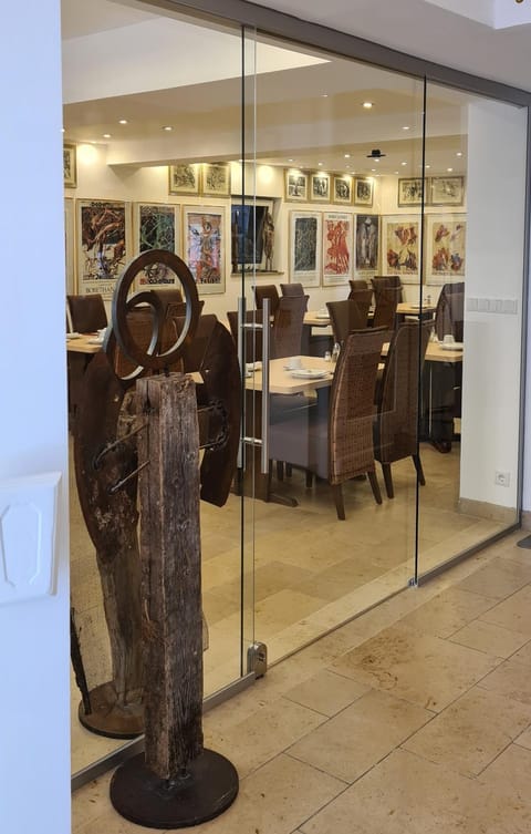 Decorative detail, Dining area