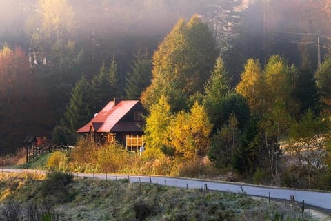 Property building, Neighbourhood, Natural landscape, Mountain view