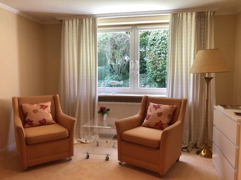 Photo of the whole room, Seating area, Bedroom