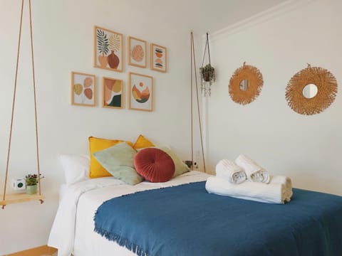 Bed, TV and multimedia, Living room, Bedroom