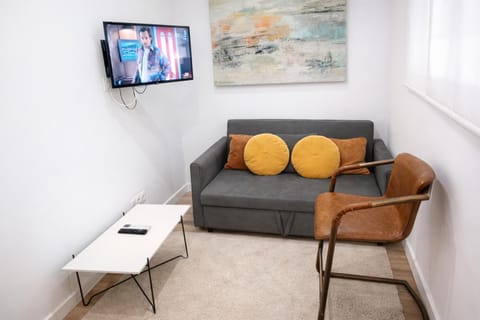 TV and multimedia, Living room, Seating area