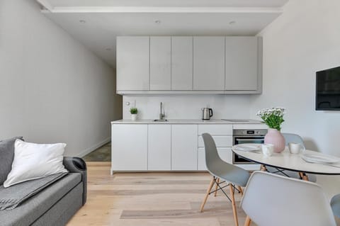 TV and multimedia, Kitchen or kitchenette, Dining area