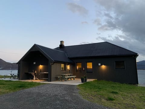 BEDEHUSET Basecamp Senja Campground/
RV Resort in Nordland, Norway