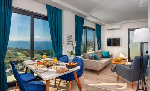 Living room, Seating area, Dining area, City view, Mountain view, Sea view