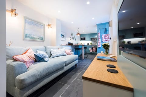 TV and multimedia, Living room, Seating area, On site