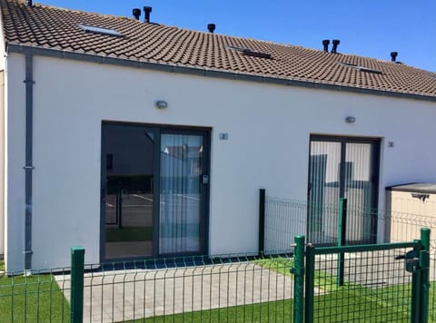 Facade/entrance, Balcony/Terrace