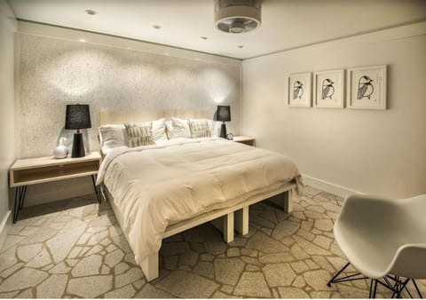 Property building, Bed, Bedroom