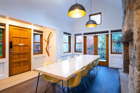 Cedar Crest - Eagle Cottage 8 House in Homewood