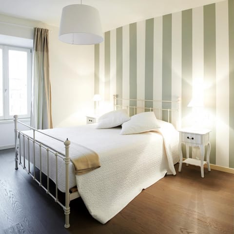 Bed, Photo of the whole room