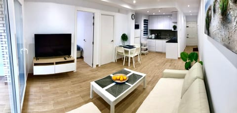 Communal lounge/ TV room, TV and multimedia, Living room, Seating area