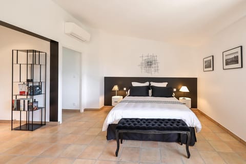 Quintessence Provence Bed and Breakfast in Goult