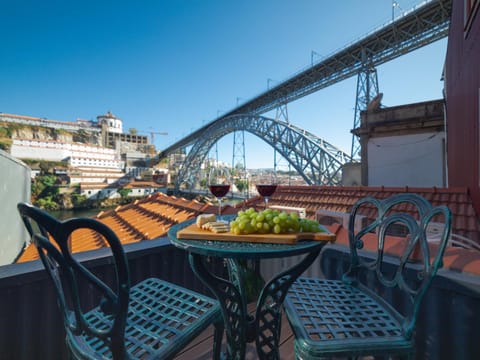 Balcony/Terrace, Landmark view, River view