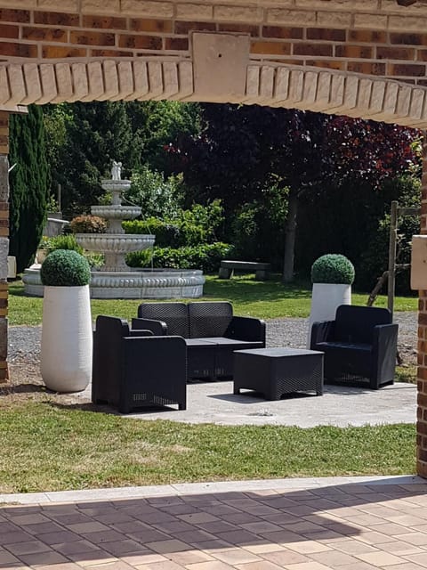 Garden, Seating area